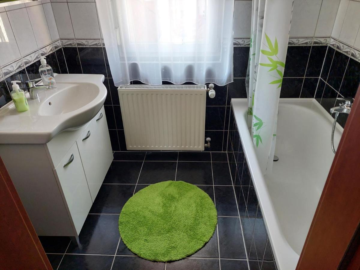 Samuci Apartman Hajduszoboszlo Exterior photo