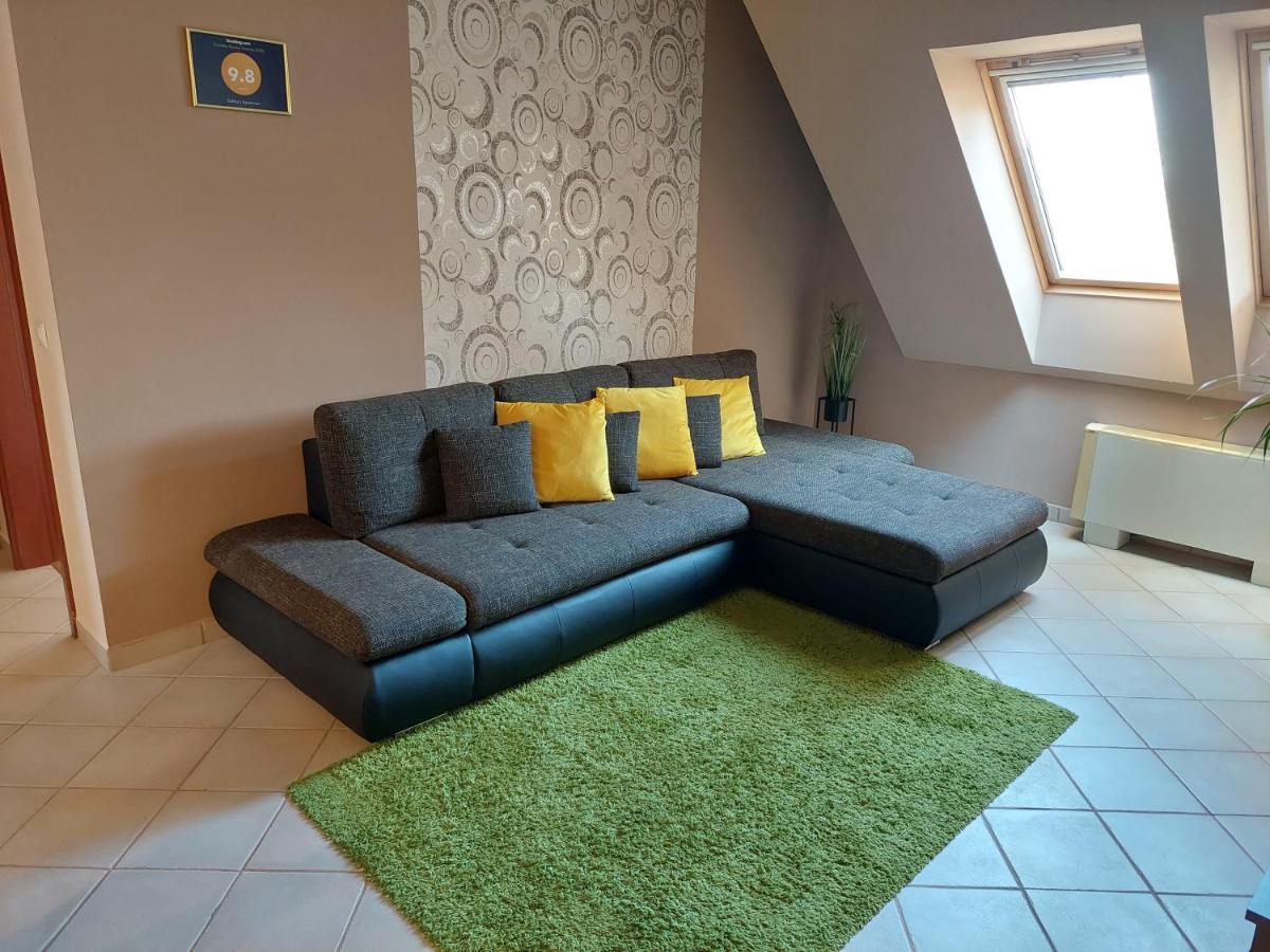 Samuci Apartman Hajduszoboszlo Exterior photo